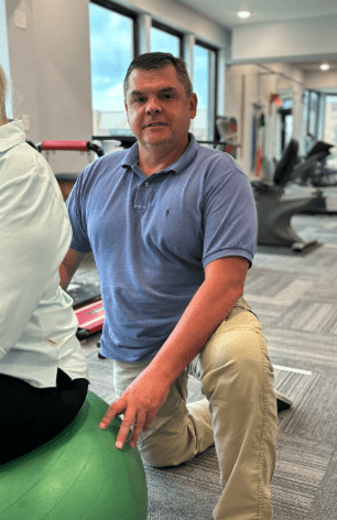 Michael Molzen, PTA<br />
Physical Therapy Assistant<br />
with peak sport and spine in Rolla, MO